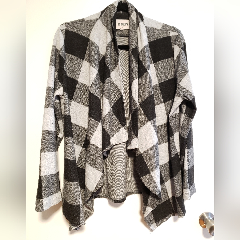 BB Dakota Large Black and Gray Plaid Cardigan